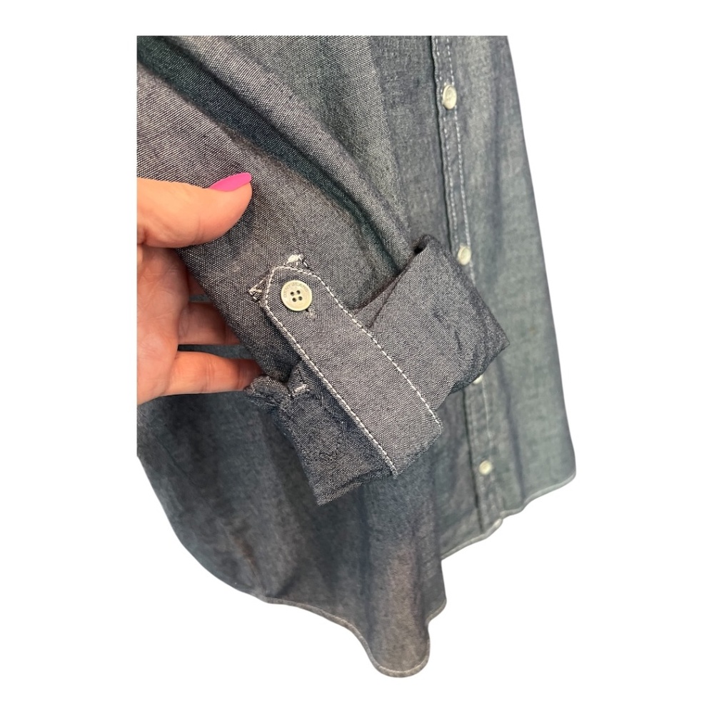 👔 EUC DKNY Blue Denim Button-Up Collared Shirt Sz M - Picture 5 of 7